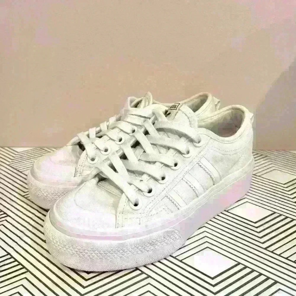 adidas Shoes - Adidas sneakers 🔥